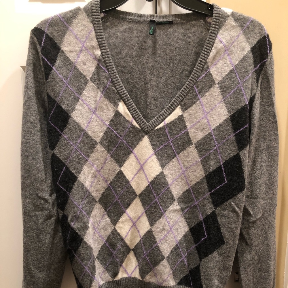 EUC Benetton Argyle sweater. Size M.